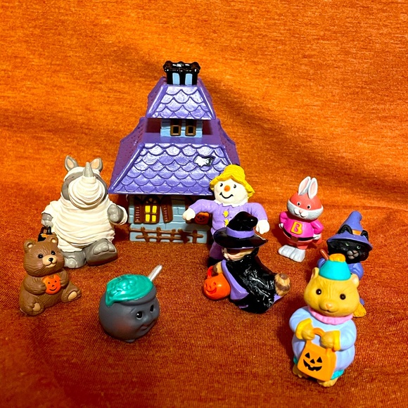 Vintage Hallmark Mini-Figurines (Set 1) - Picture 1 of 15